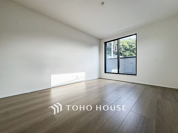 1日の疲れを癒し、心地よく寛げるようゆったりとした広さを確保しています。