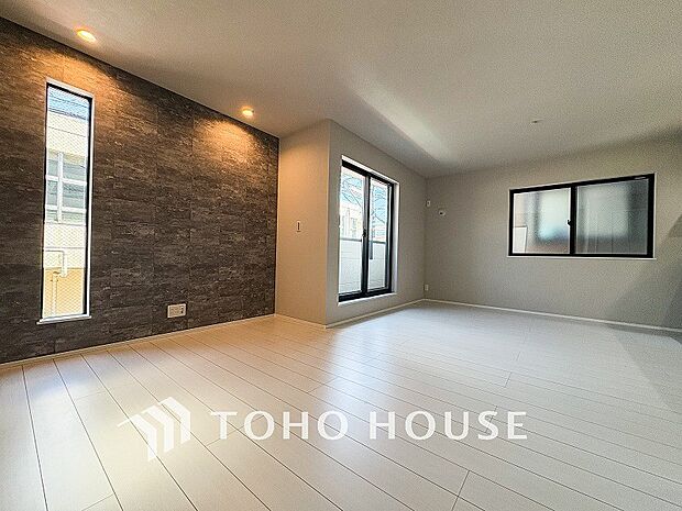 太陽の恵みを一気に受けた明るくあたたかいお住まい。吹きぬける風を感じながら爽やかで風通しの良い暮らし。