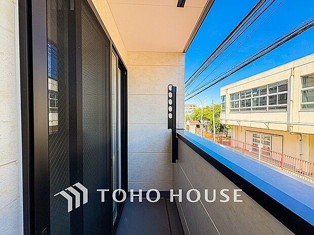 お部屋にも爽やかな風と暖かく柔らかな日差しが差し込み、毎日の暮らしを豊かに彩ります。