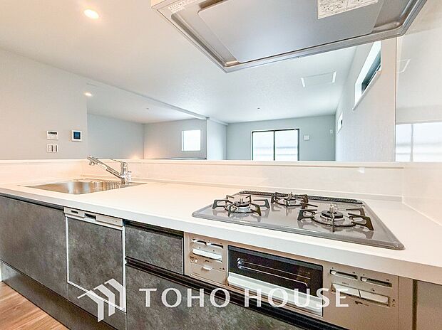 家族の健康を支えるキッチン。毎日使う場所だから気持よく使えて、居心地の良い空間に。