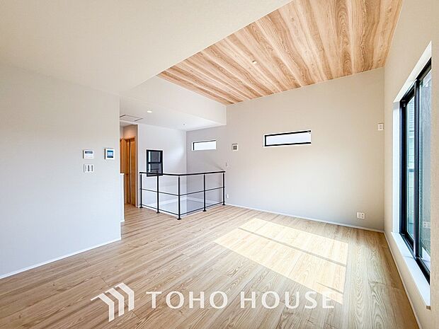 開放感あるリビングダイニング。ご家族とのんびりしたひと時を過ごせますね。