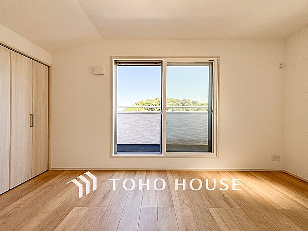 通風・採光にも優れ、心地よい光と風があふれています。