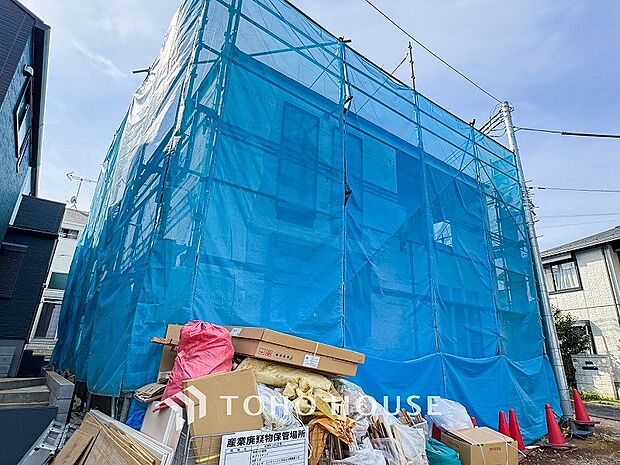 風を感じ青い空から太陽の恵みを感じる温もり溢れる佇まい。