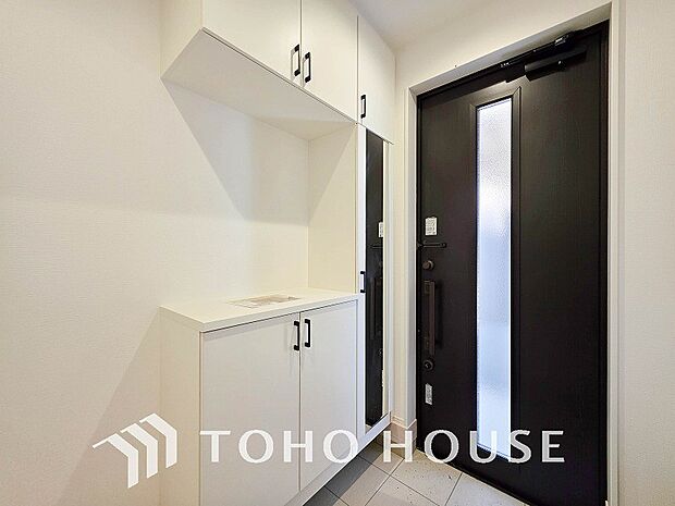 帰宅されるご家族や、訪れる方を優しく迎える・安らぎに満ちた生活空間を予感させてくれます。