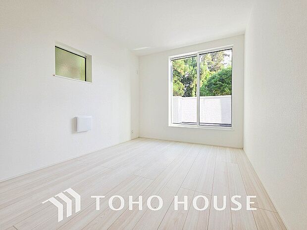 採光もアクセントの一つとして。プライベートルームにはやさしい光が射し込んでいます。