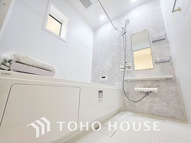 一日の疲れが癒される優雅なバスタイムを堪能できるゆとりあるバスルームです。