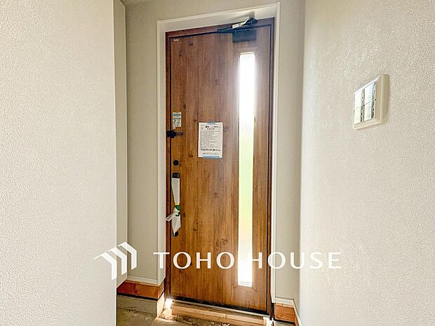 帰り着くたびに洗練されたテイストの空間に迎えられ誇りと喜びを感じる玄関まわりです。