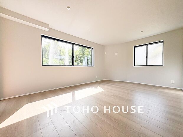 落ち着いた雰囲気に包まれた伸びやかな空間で、ゆったりと家族団らんの時間を過ごせます。