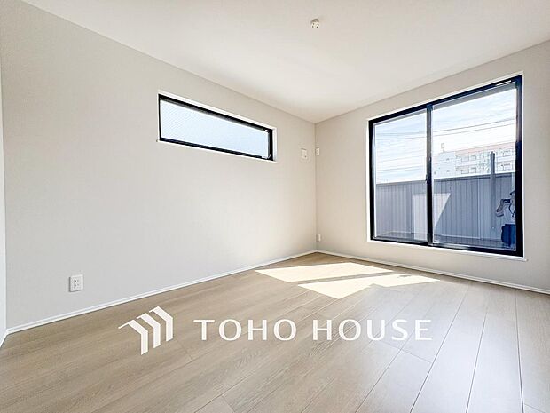 1日の疲れを癒し、心地よく寛げるようゆったりとした広さを確保しています。