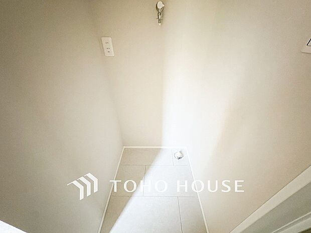 洗濯機を配置しても十分なスペースを確保しております。