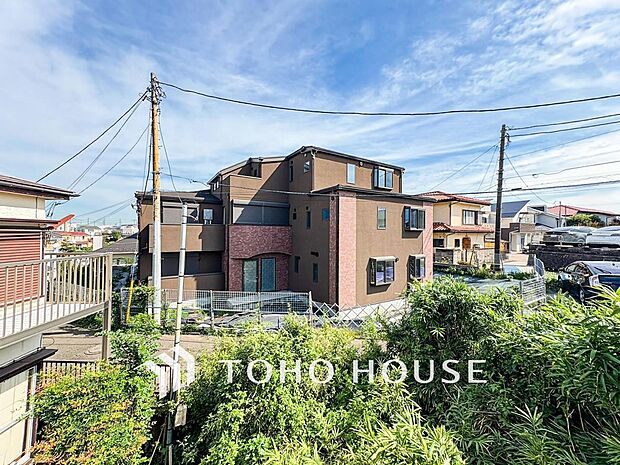 開放的で気持ちの良い眺望と青い空を満喫できます。