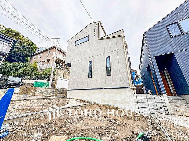 表現された空間は豊かな光と風を纏い、暮らしの時間を豊かにしてくれます。