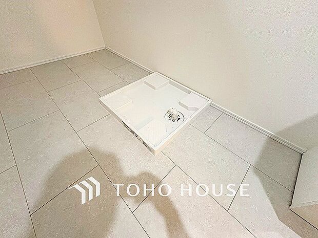 洗濯機を配置しても十分なスペースを確保しております。