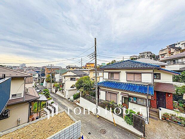 開放的で気持ちの良い眺望と青い空を満喫できます。