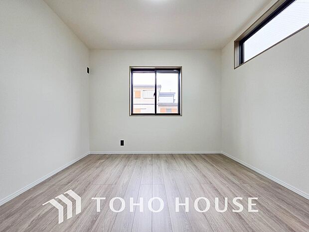 採光もアクセントの一つとして。プライベートルームにはやさしい光が射し込んでいます。