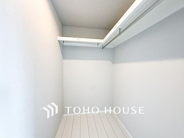 ウォークインクロゼットのある住まいで居住スペースを広く使えます。