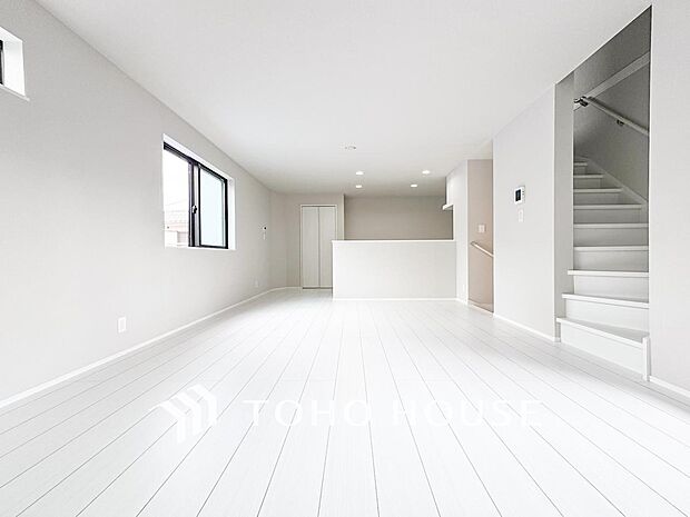 開放感あるリビングダイニング。ご家族とのんびりしたひと時を過ごせますね。