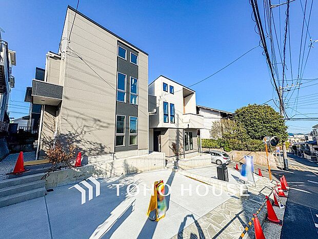 閑静な住宅街の一角、ひと時のくつろぎが生まれ、ゆっくりと愛着が育まれていきます。