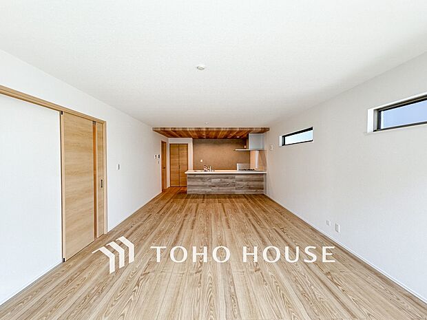 ここにはみんなが集い、食事と楽しい会話が始まるスペース。