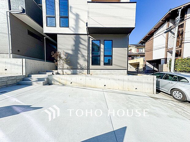 カースペースもゆとりある空間を保っています。