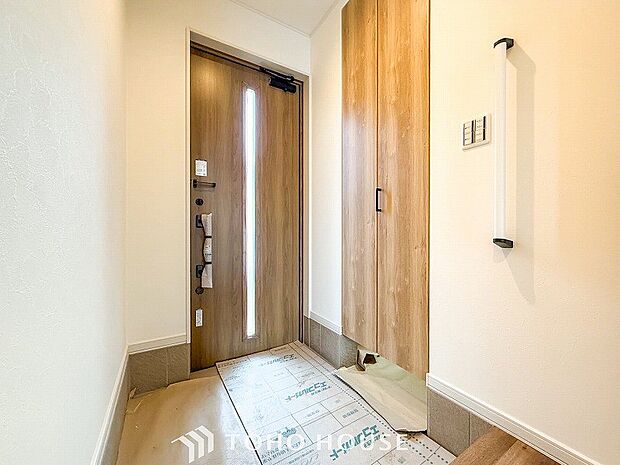 帰り着くたびに洗練されたテイストの空間に迎えられ誇りと喜びを感じる玄関まわりです。