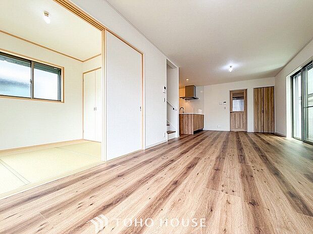 落ち着いた雰囲気に包まれた伸びやかな空間で、ゆったりと家族団らんの時間を過ごせます。