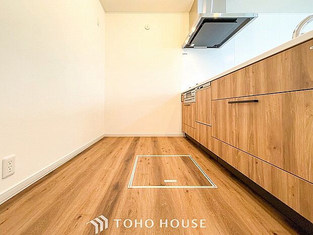 機能的で使い勝手のよさそうなキッチン。明るく清潔感があります。