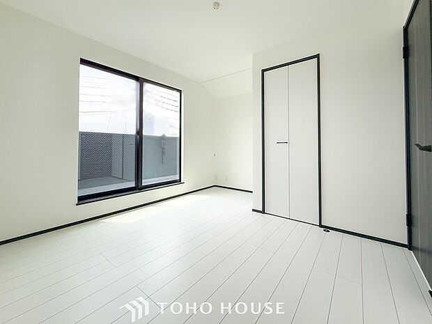 採光もアクセントの一つとして。プライベートルームにはやさしい光が射し込んでいます。