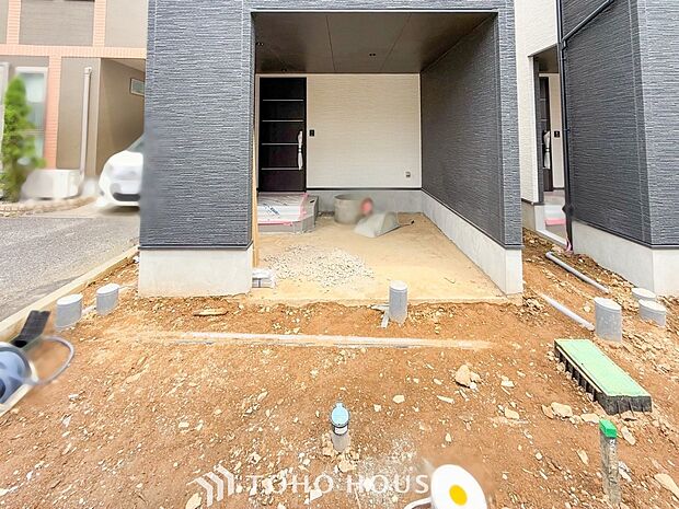 大切なお車を雨や風から守ってくれるビルトイン車庫付です。