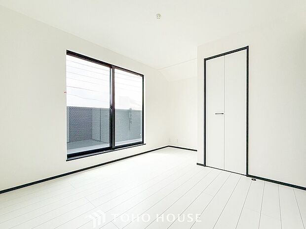 採光もアクセントの一つとして。プライベートルームにはやさしい光が射し込んでいます。