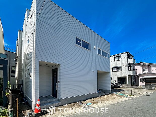 帰宅されるご家族や訪れる方を優しく迎え、安らぎに満ちた生活空間を予感させてくれます。 