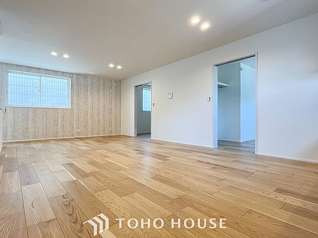 落ち着いた雰囲気に包まれた伸びやかな空間で、ゆったりと家族団らんの時間を過ごせます。