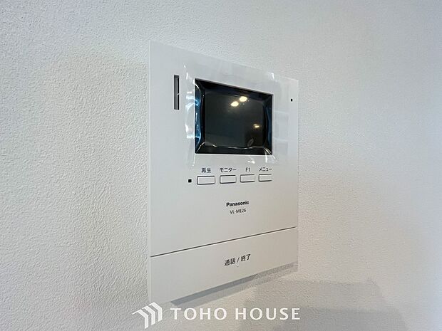 誰が来てもわかる様にモニター付きインターホンを設置。快適と安らぎを合わせた優しい設計。
