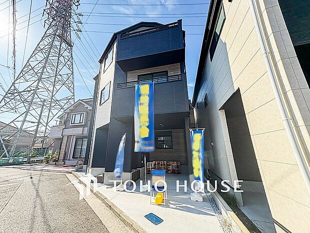 帰り着くたびに洗練されたテイストの空間に迎えられ誇りと喜びを感じる玄関まわりです。