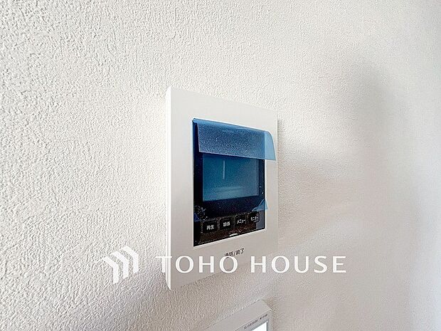 誰が来てもわかる様にモニター付きインターホンを設置。