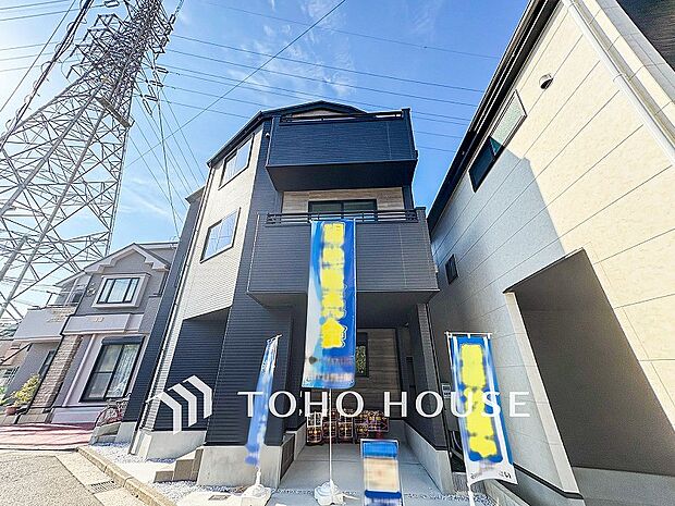 大切なお車を雨や風から守ってくれるビルトイン車庫付です。