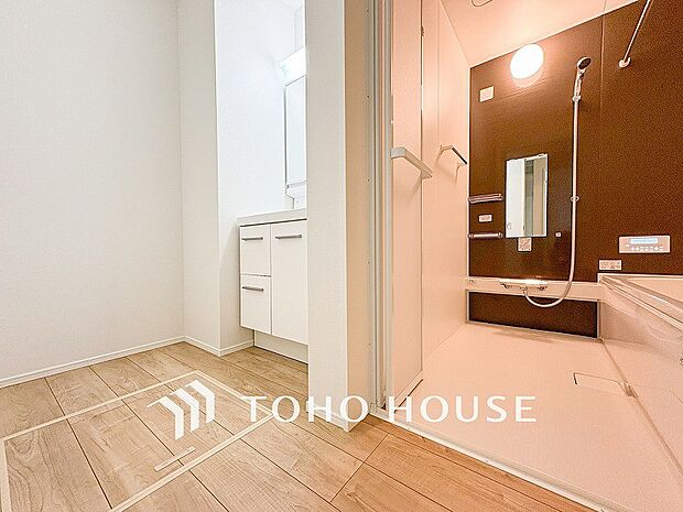 ご家族の1日が始まり、1日の終わりを締めくくる洗面空間。