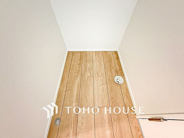 洗濯機を配置しても十分なスペースを確保しております。