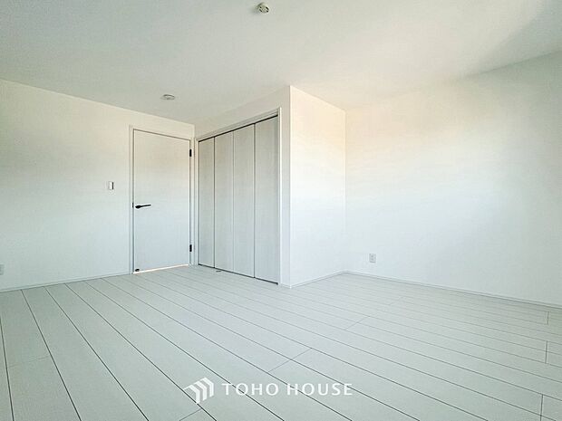 1日の疲れを癒し、心地よく寛げるようゆったりとした広さを確保しています。