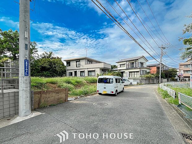 閑静な住宅街の陽当りに恵まれた土地で寛ぎに満ちた生活を。
