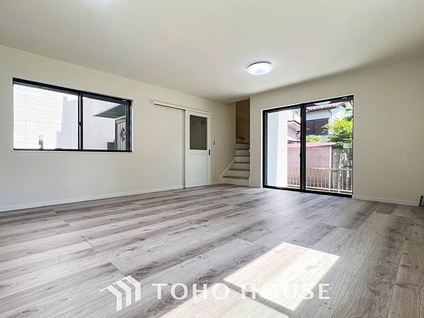 太陽の恵みを一気に受けた明るくあたたかいお住まい。吹きぬける風を感じながら爽やかで風通しの良い暮らし。