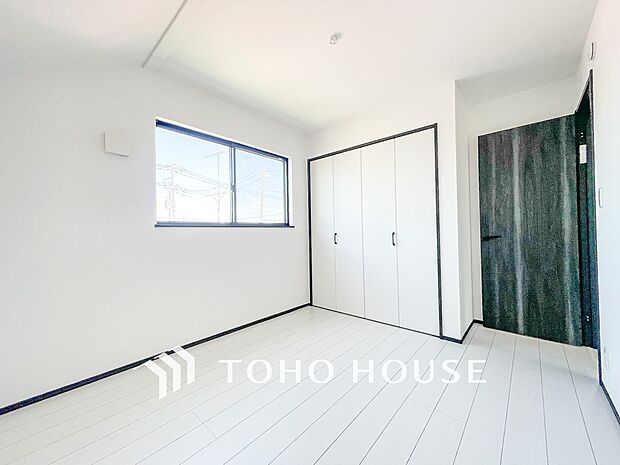 1日の疲れを癒し、心地よく寛げるようゆったりとした広さを確保しています。