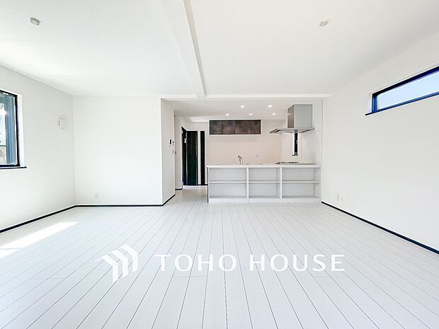 開放感あるリビングダイニング。ご家族とのんびりしたひと時を過ごせますね。