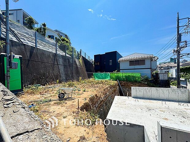 閑静な住宅地で小さなお子様がいるご家族にも安心な住環境が魅力です。