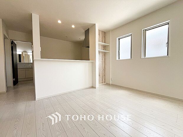 あたたかい日差しがたっぷり降り注ぐLDKは自然と家族の顔があかるい笑顔に。