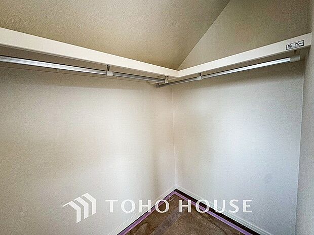 衣類だけでなく大きな荷物も収納でき、お部屋がすっきりします。