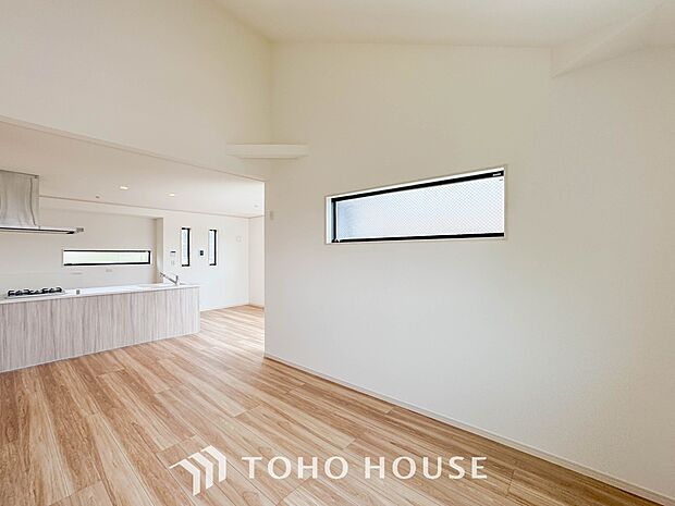 太陽の恵みを一気に受けた明るくあたたかいお住まい。吹きぬける風を感じながら爽やかで風通しの良い暮らし。