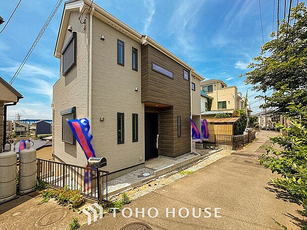 風を感じ青い空から太陽の恵みを感じる温もり溢れる佇まい。