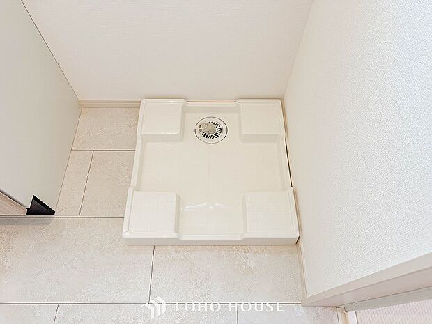 洗濯機を配置しても十分なスペースを確保しております。