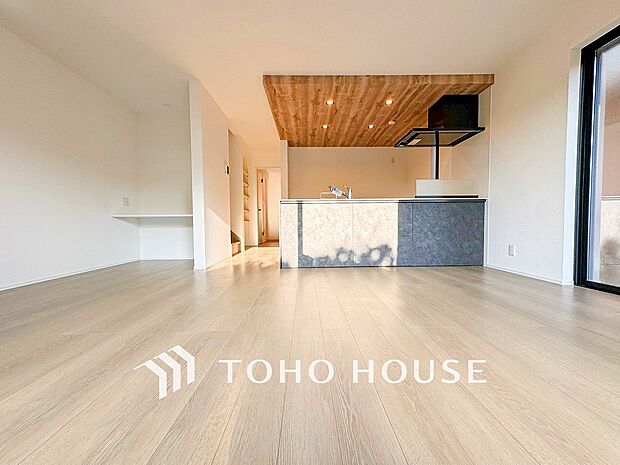 空気感という居心地の良いBGMは、暮らしのステージを彩り、心のやすらぎと満足感を与えてくれます。